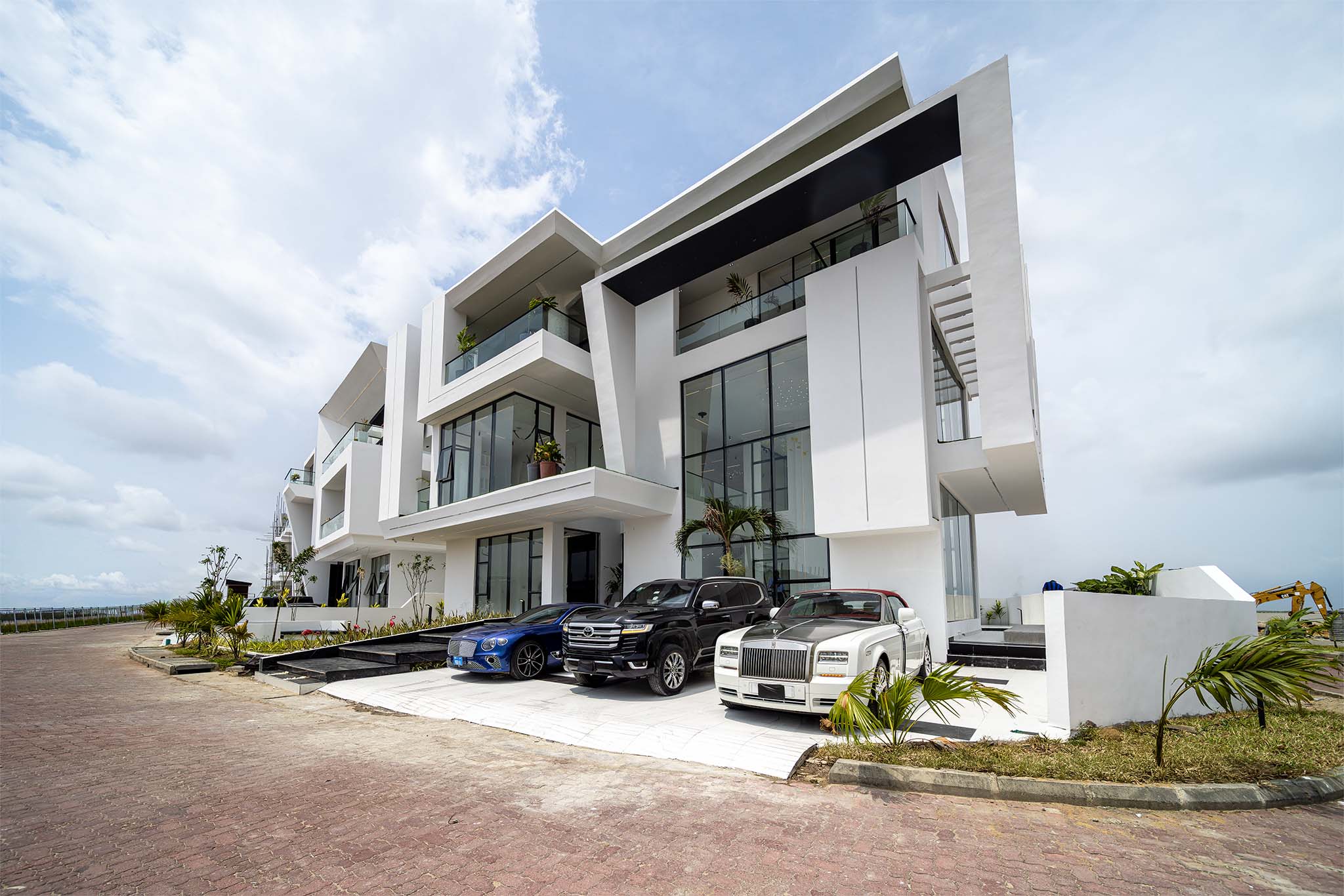 Beautiful 5-Bed Detached Osapa front view